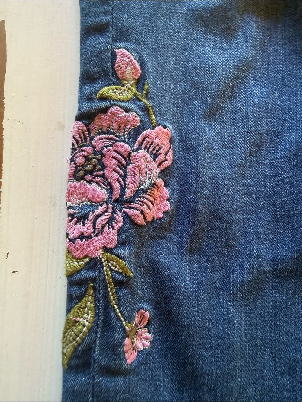 Melissa McCarthy Seven7 Embroidered Floral Distressed Cropped Jean Plus Size 20W - Picture 9 of 15